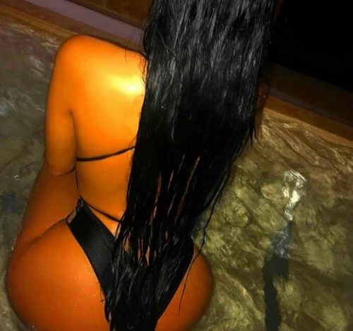Arsız kendi yeri olan hatun Defne