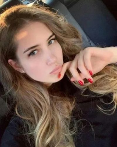Baştan çıkaran balık etli bayan Cansin