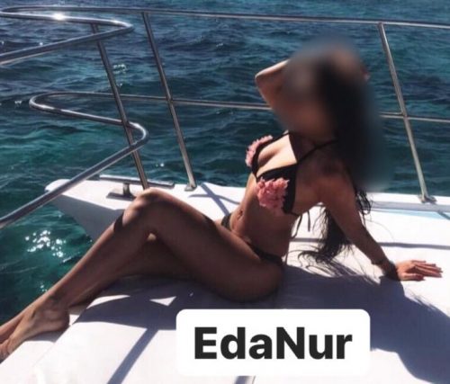 Baştan çıkaran eve gelen kadın Burçak