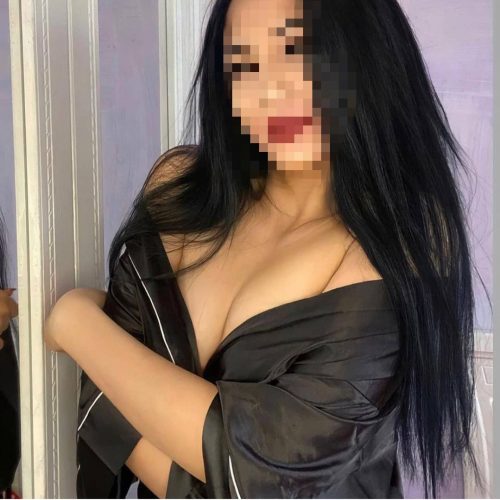 Benzersiz esmer kız Melahat
