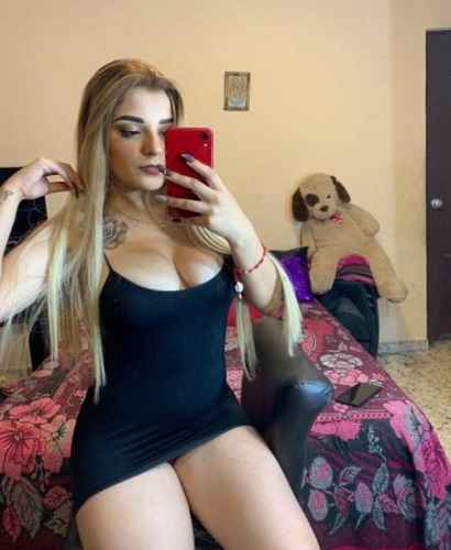 Benzersiz sakso çeken hanım Kezban