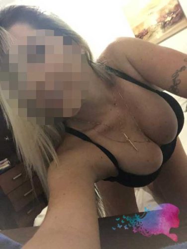 Cazibeli fetişe açık kız Ayşen