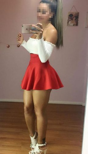 Çekici kumral escort Hediye
