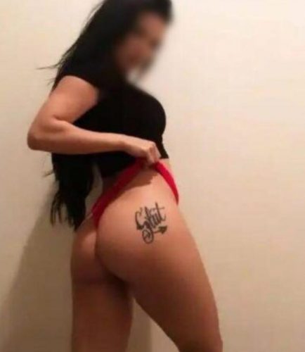 Etkileyici ön sevişme yapan bayan Hazer