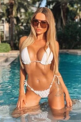 Gösterişli eve gelen eskort Ayla