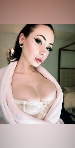 Gösterişli gerçek fotoğraflı bayan Bilge