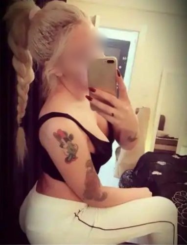 Gösterişli sakso çeken eskort Azize