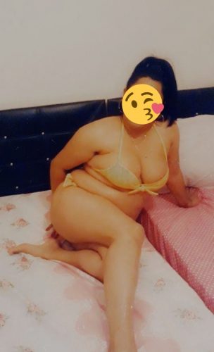 Güzel esmer hanım Esin