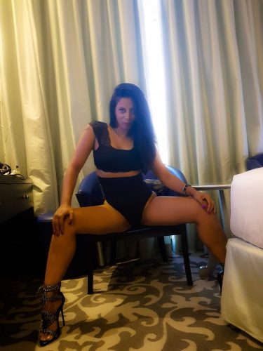 Güzel ön sevişme yapan hatun Bircan