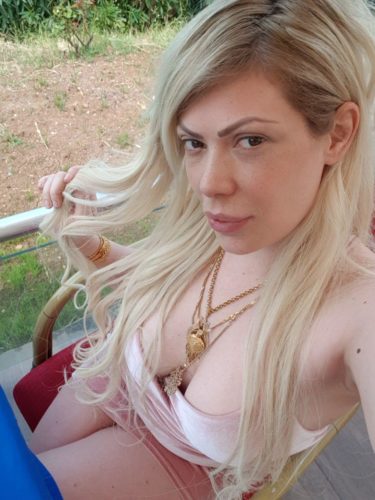 Harika gerçek fotoğraflı bayan Hüner