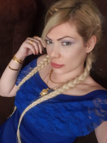 Harika gerçek fotoğraflı bayan Hüner