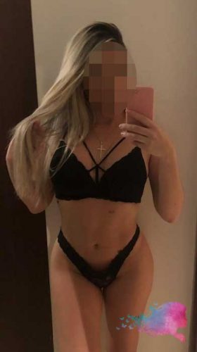 Kaliteli öpüşmeyi seven escort Defne