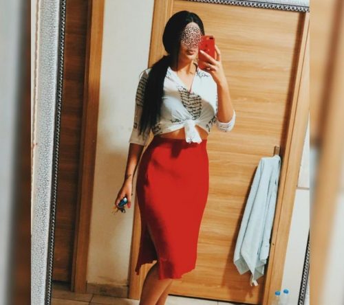 Kıvrak buğday tenli kız Gencay