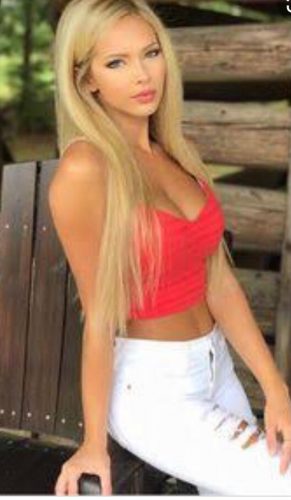 Kıvrak öpüşmeyi seven escort Mengü