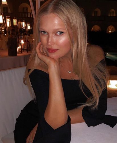 Kıvrak sakso çeken bayan Imge