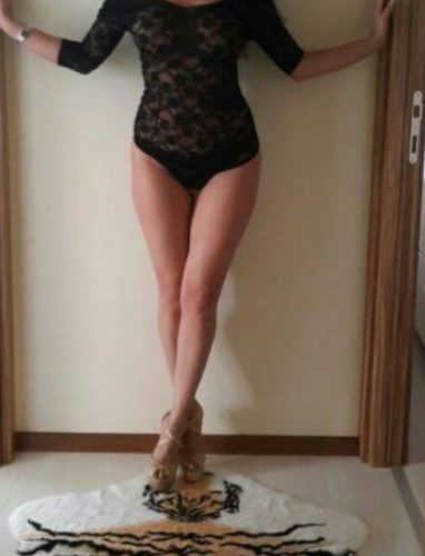 Olağanüstü dansöz hatun Aysun