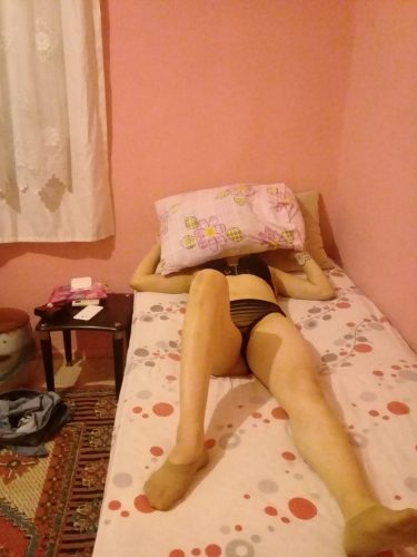 Samimi genç kız Nazmiye
