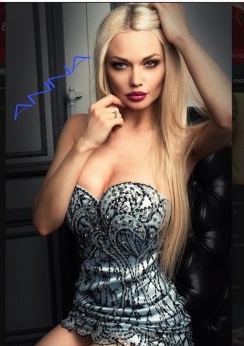 Seçkin dans yapan escort Nahide