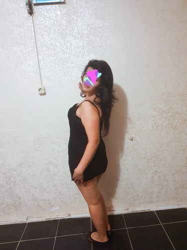 Seksapel doyumsuz hatun Müjgan