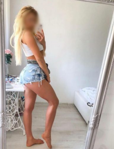 Seksapel evinde buluşan escort Mefharet