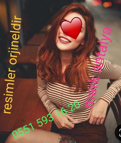 Seksapel sakso çeken Nadide
