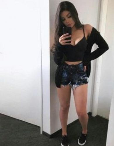 Seksapel saksocu eskort Ayşenur