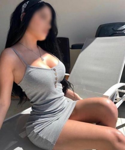 Seksapel sarışın hatun Esra