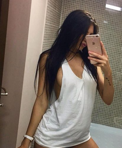 Şık kendi yeri olan hatun Müge