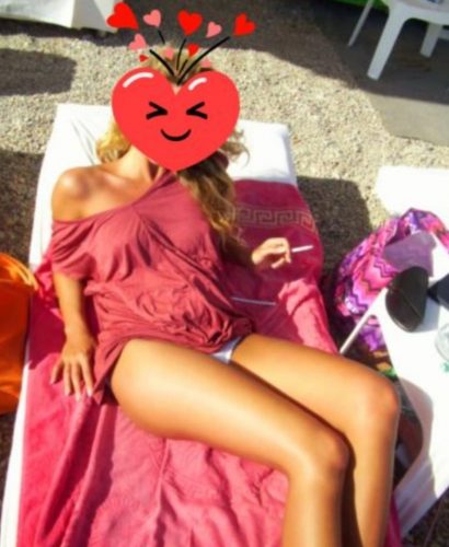 Şık saksocu hatun Gökşin